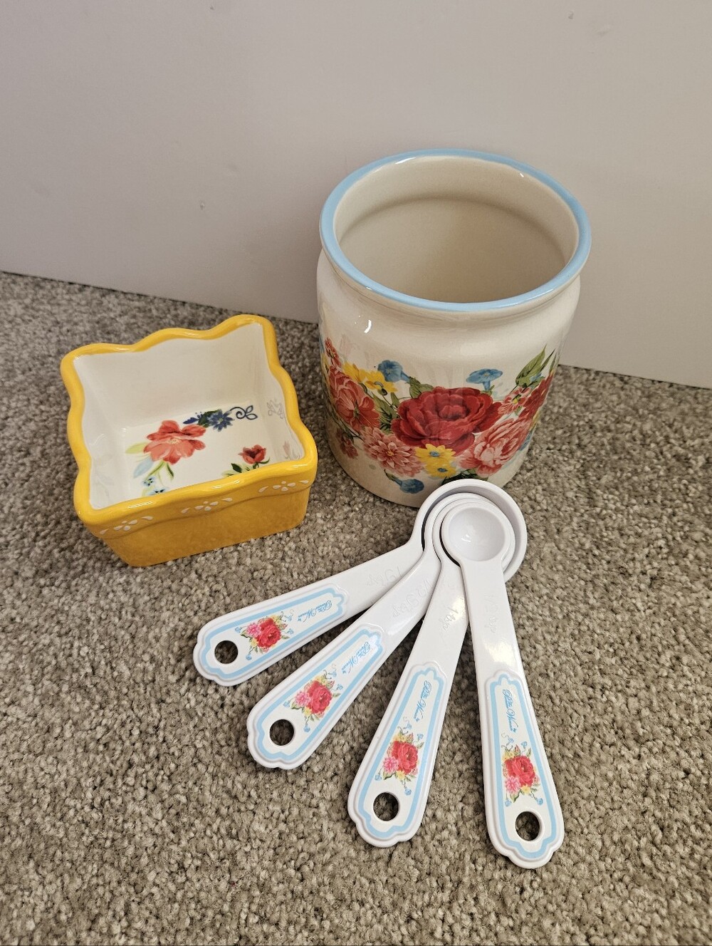 The Pioneer Woman Crock, Condiment Container, & Measuring Spoons